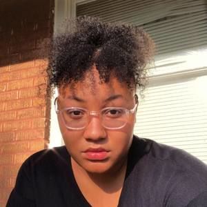 Meet your Posher, Riah